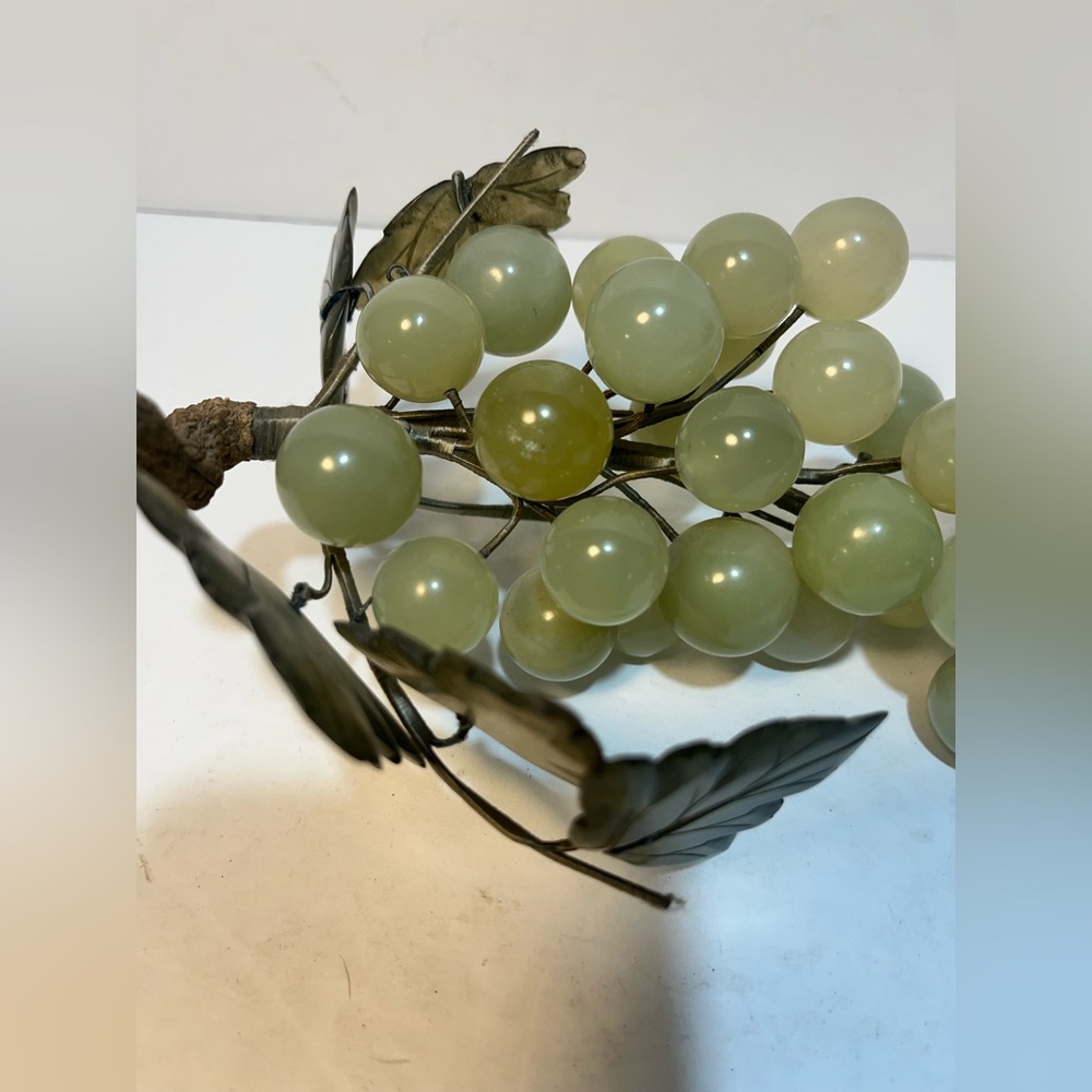 MCM Carved Polished Stone Green Grape Cluster w/ Jade Leaves - Picture 5 of 6